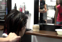 Ogień poprawi kondycję włosów? ogień na włosy