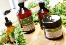 Nowość w salonach fryzjerskich: Renewing – kuracja anti-aging od Davines