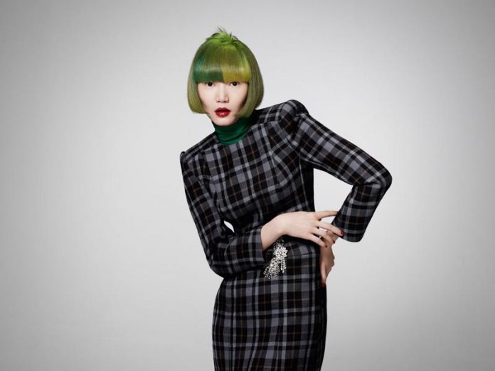 ColorZoom_GWEN_SHOOT_01_463_V2-CMYK