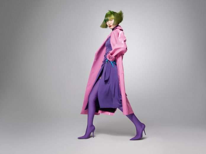 ColorZoom_GWEN_SHOOT_03_240_V2-CMYK