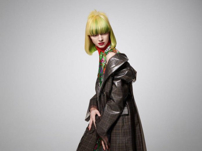 ColorZoom_MAJA_SHOOT_01_318_V8-CMYK