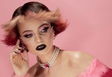 Refleksje osobowości i nastroju Fryzura i stylizacja: Domi Pinalli, Zdjęcie: Bill Tsiknaris, Makijaż: Brooke Stanley